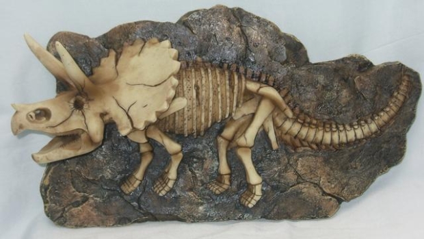 Kostra dinosaurus závěsná