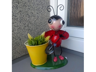 Beruška s květináčem kov