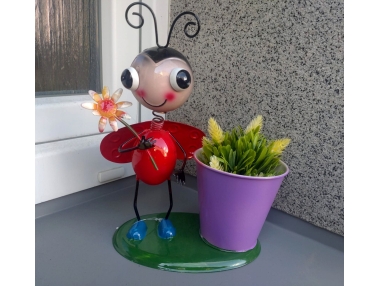 Beruška s květináčem kov