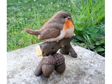 Ptáčci na větvi se žaludy