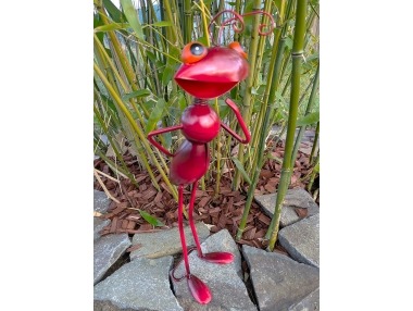 Mravenec hnědočervený stojící velký