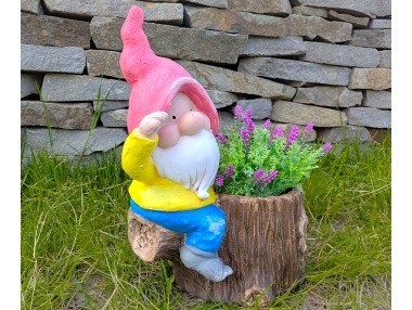 Trpaslík s pařezem