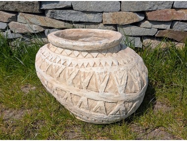 Amfora se vzorem křivá