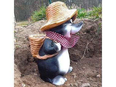 Krtek v klobouku se šátkem